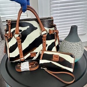 NEW! DOONEY & BOURKE SATCHEL/WALLET SET